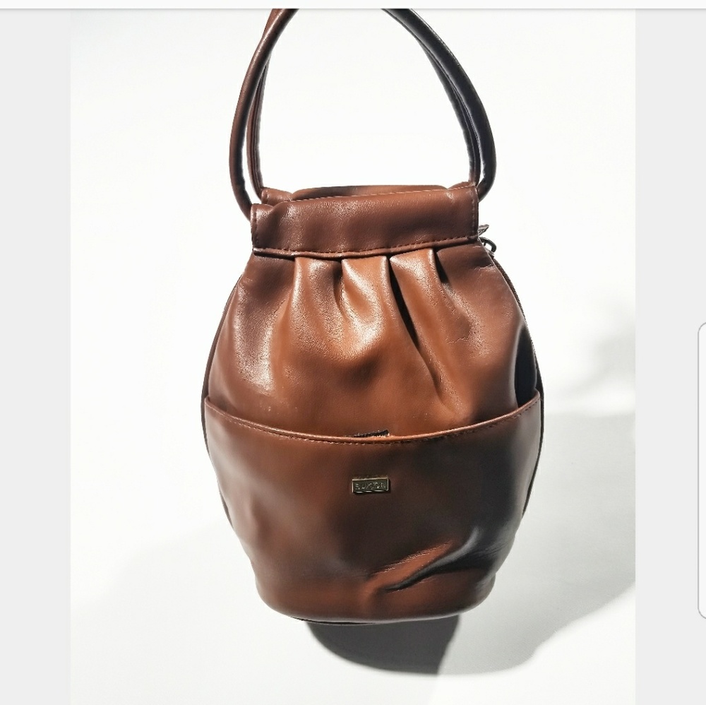 ✔ SOLD ✔VTG Oval Rare Leather Zip Handle Purse Bag